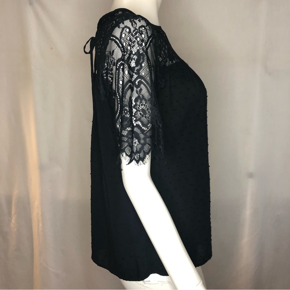 Woman’s black eyelash lace top with short sleeves size medium - Picture 3 of 16